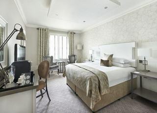 Hotel Oulton Hall