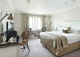 Hotel Oulton Hall