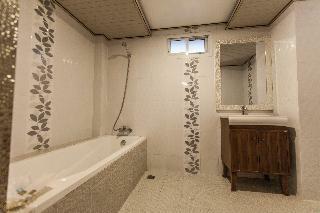 Hotel The Train Resort And Spa