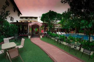 Hotel The Train Resort And Spa
