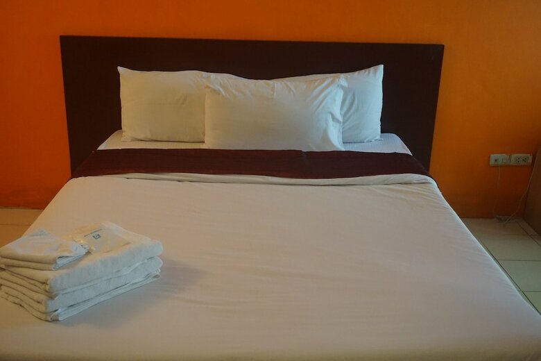 Bangkok Travel Suites Hotel