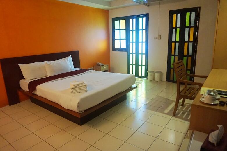 Bangkok Travel Suites Hotel