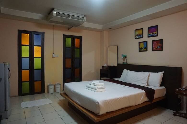 Bangkok Travel Suites Hotel