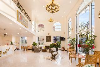 Capital O 585 Saigon Book Da Lat Hotel