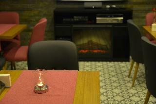 Retropera Hotel