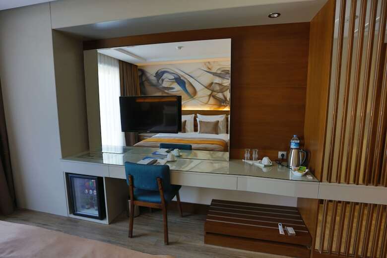 B Business Hotel & Spa
