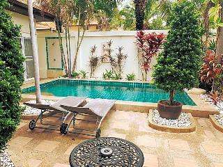 Hotel Private Beach Majestic Pool Villa Pattaya