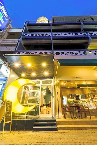 Hotel The Moon Hostel Hua Hin