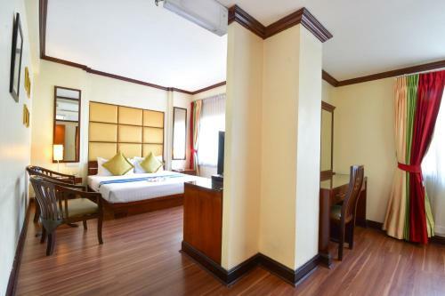 Hotel Grand Business Inn