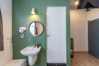 Beige Poshtels