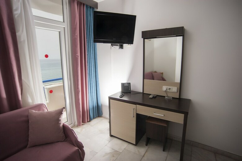 Semt Luna Beach Hotel