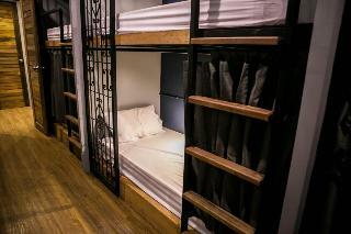 Silom Space Hostel