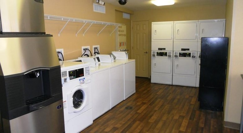 Hotel Esd Extended Stay Deluxe Sea World