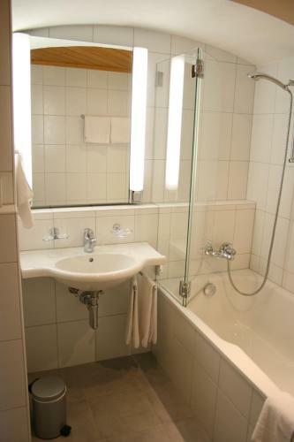 Cresta Hotel