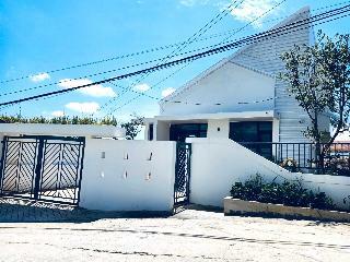 B Villa