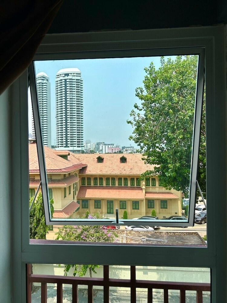 Khaosan Art Hotel