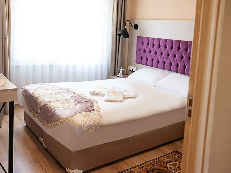 Hotel Boutique The Lola Hotel