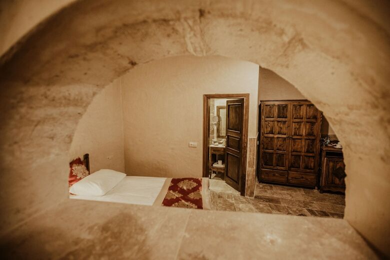 Alia Cave Hotel