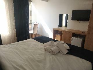 Golden Street Hotel