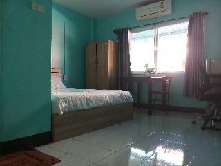 Kata S T House