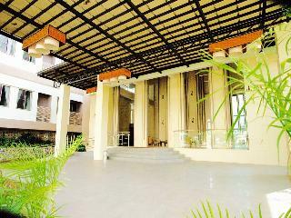 J Park Hotel