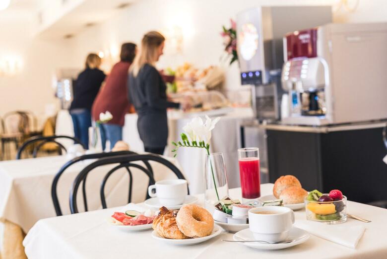 Raeli Hotel Lux
