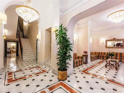 Raeli Hotel Lux