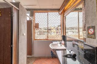 Banthat Thong Hostel