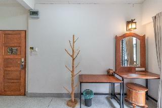 Banthat Thong Hostel