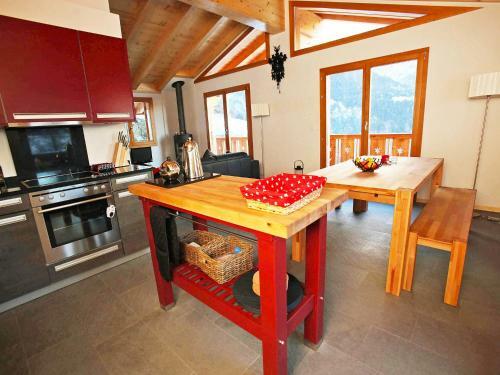 Holiday Home Chloe Mayens De Chamoson