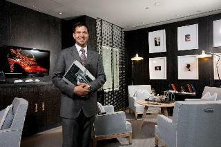 Hotel Portrait Suites