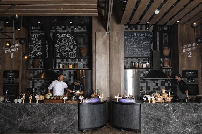 Kimpton Maa-lai Hotel Bangkok