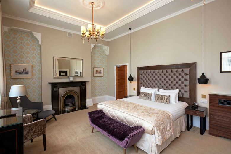 Lansbury Heritage Hotel