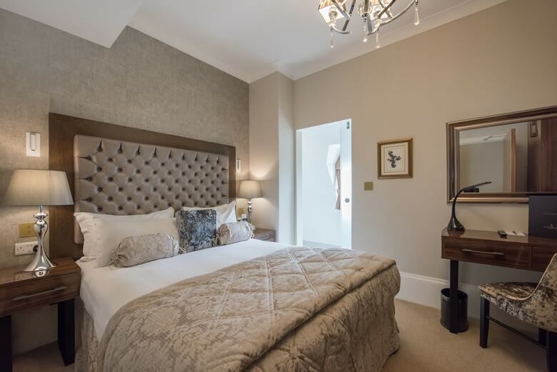 Lansbury Heritage Hotel