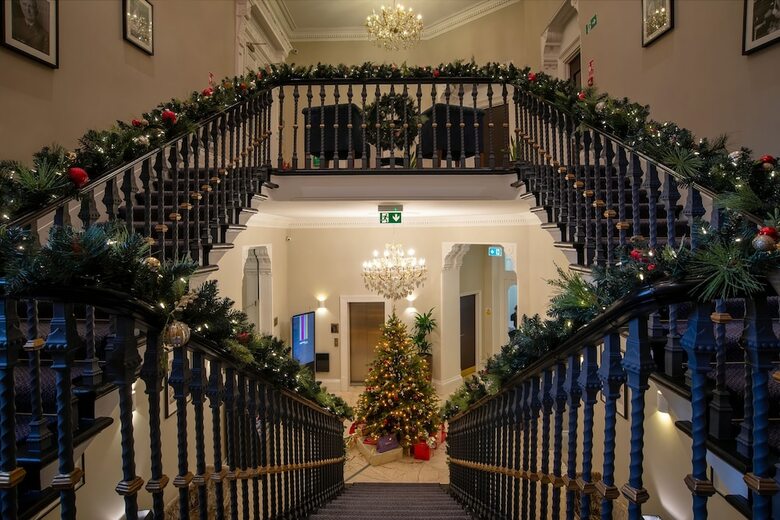 Lansbury Heritage Hotel