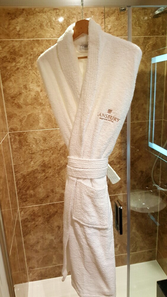Lansbury Heritage Hotel