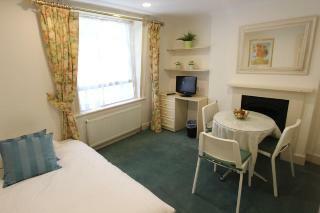 Hotel Stay In Queensway