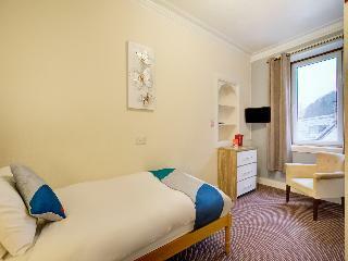 Oyo Eastbank Hotel