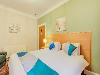 Oyo Eastbank Hotel