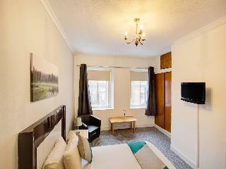 Oyo Eastbank Hotel