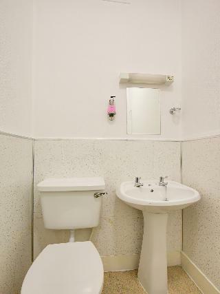 Oyo Eastbank Hotel