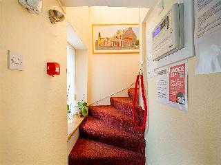 Oyo Eastbank Hotel