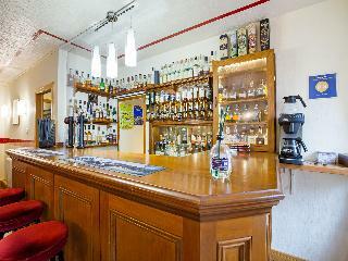 Oyo Eastbank Hotel