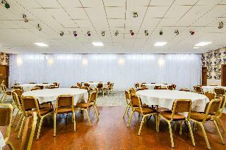 Oyo Douglas Hotel