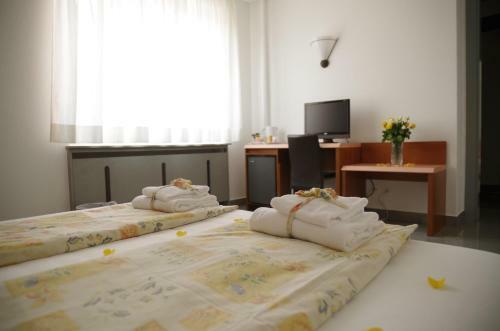 Hostal Hotel Bahnhof Haus