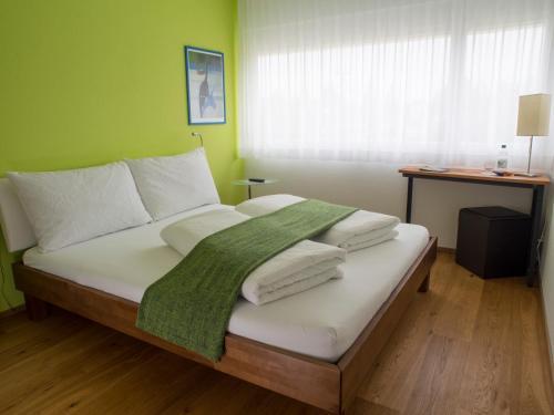 B&B Perron13