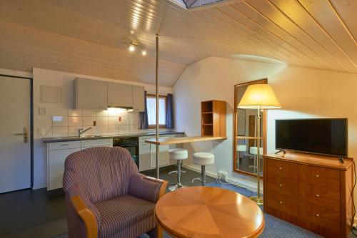 Hotel Hine Adon