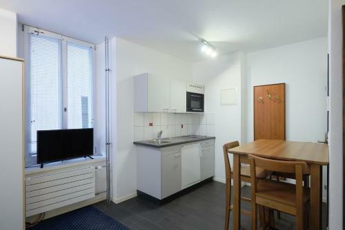 Hotel Hine Adon