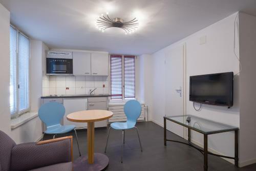 Hotel Hine Adon