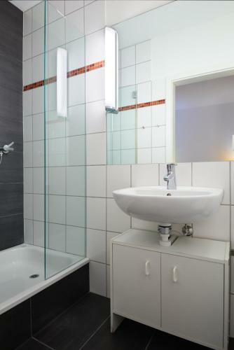 Hotel Hine Adon